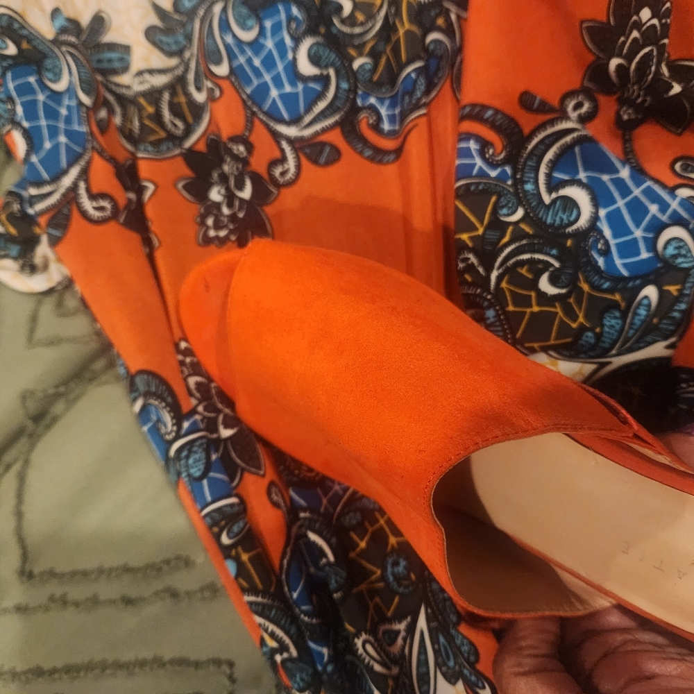 Kelly & Katie orange sandals. Size 9.